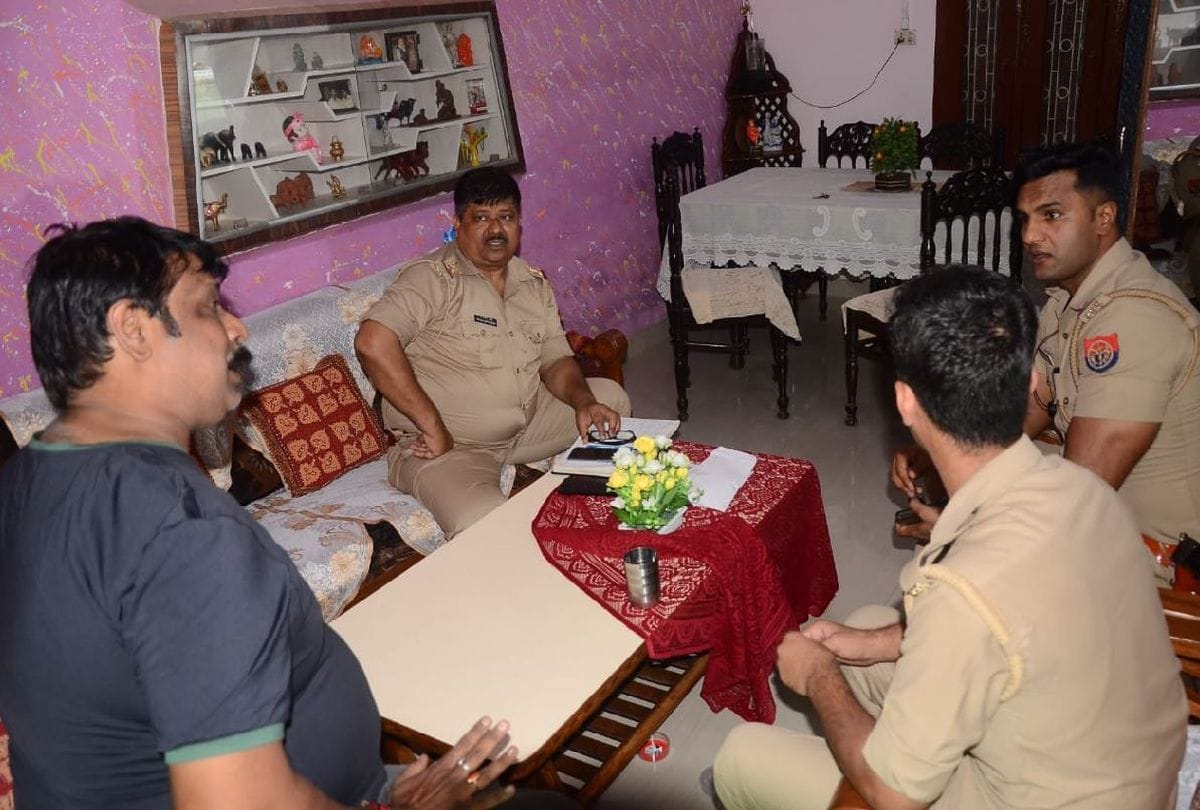 Thieves stole cash and jewellery from ARTO house in agra