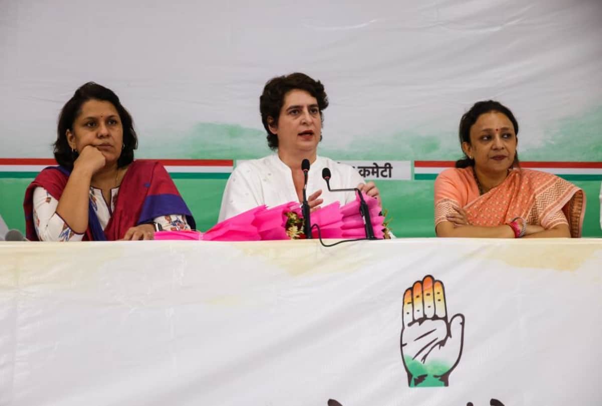 Priyanka Gandhi says Women should come into politics.