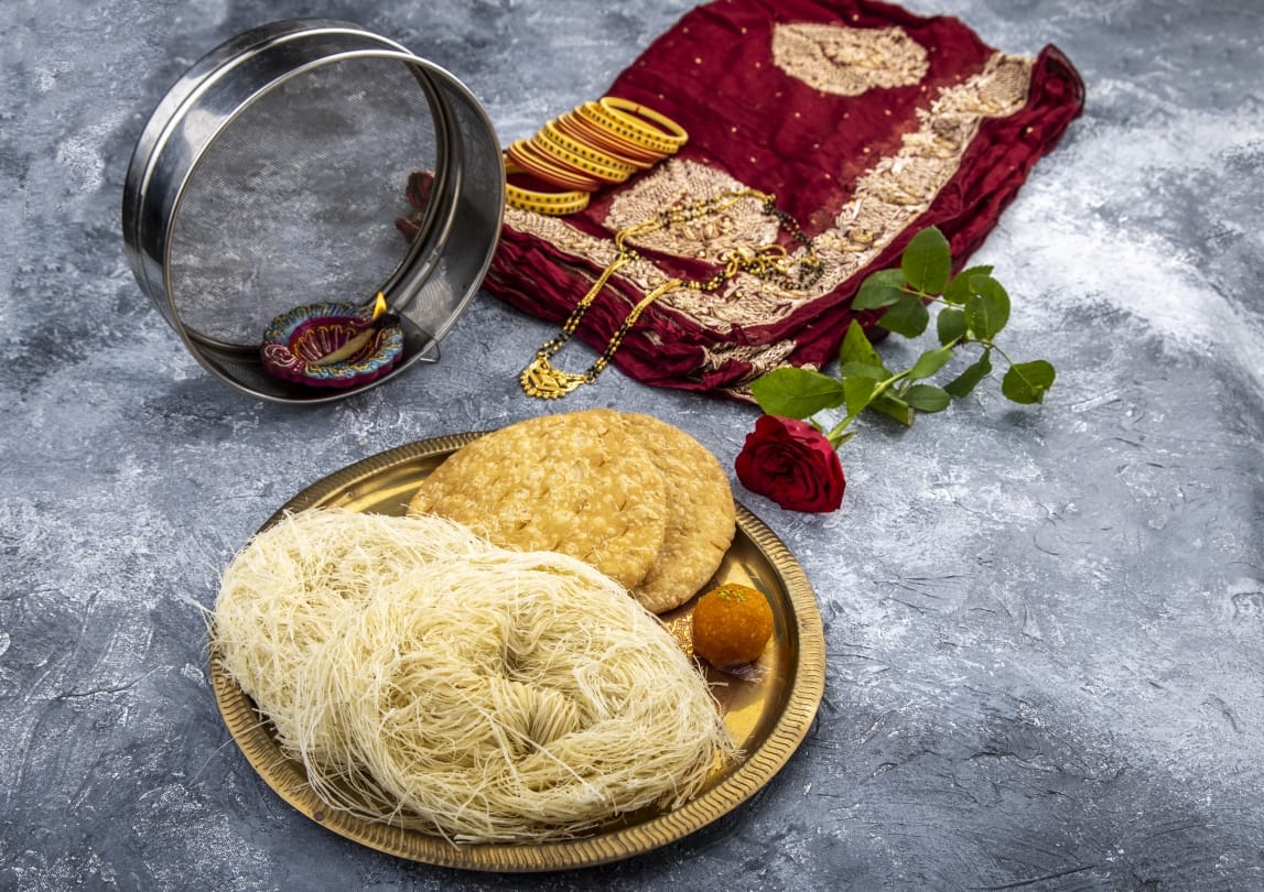 Karwa Chauth 2023 date-puja-muhurat-puja-vidhi in-hindi first Karwa Chauth Rules