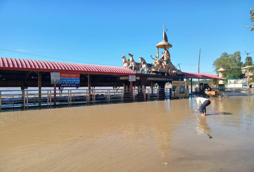 Uttarakhand Weather Update Today: After Heavy Rainfall River Crosses Danger Level in Haridwar rishikesh and Kamoun photos