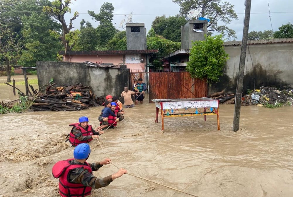 Uttarakhand Disaster: Indian Army Soldiers save 1000 people Life during Flood