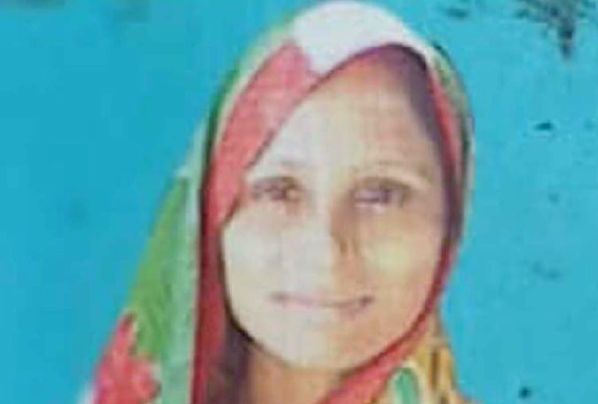 woman jumped in the canal in firozabad