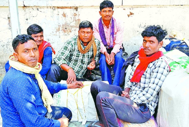 Workers migration start from Kashmir Valley after target killing incidents
