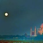 आगरा: ताजमहल और चांद
