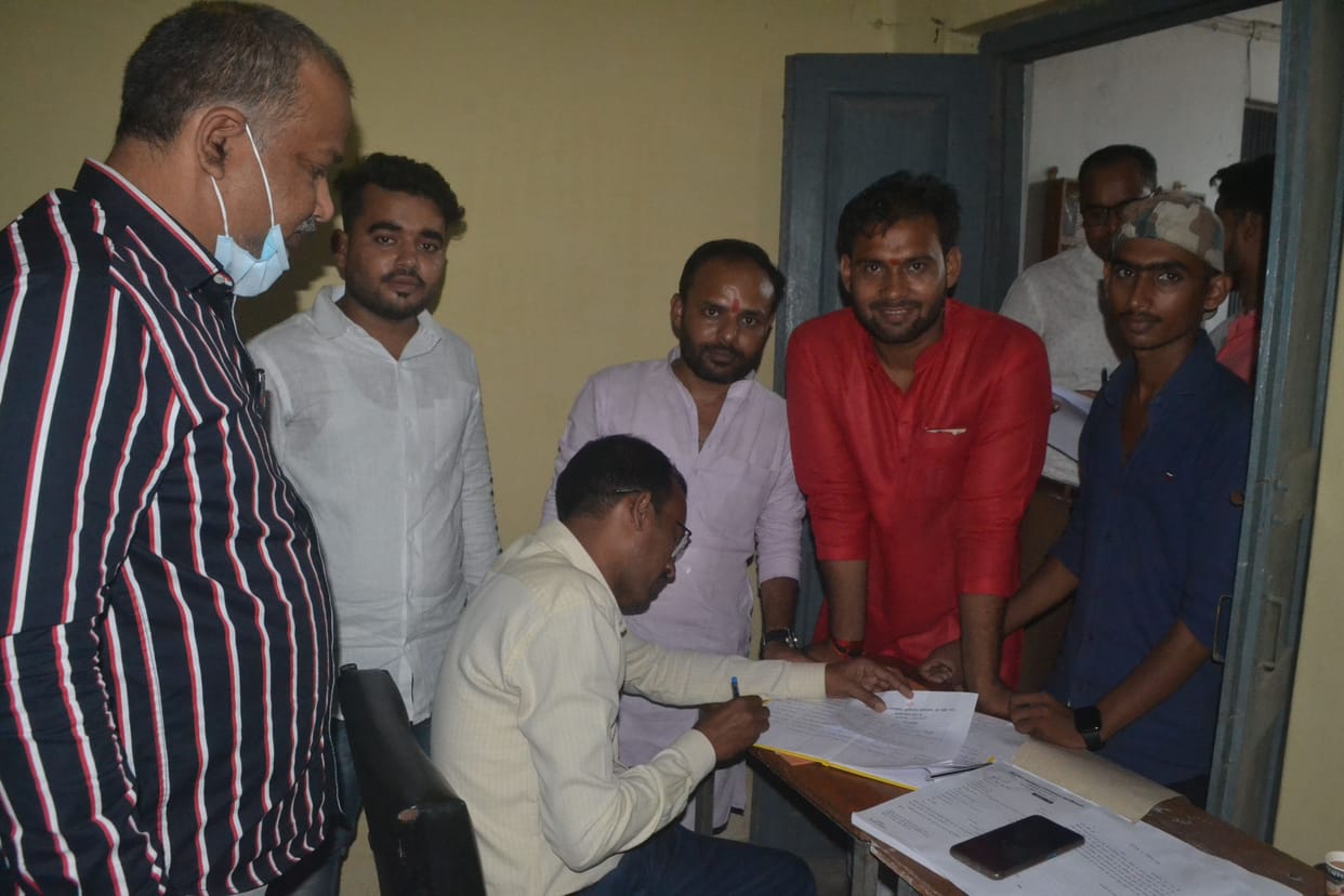 34 bought nomination forms