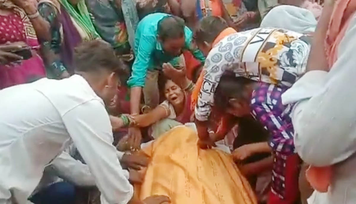 Shopkeeper dies due to current in cooler