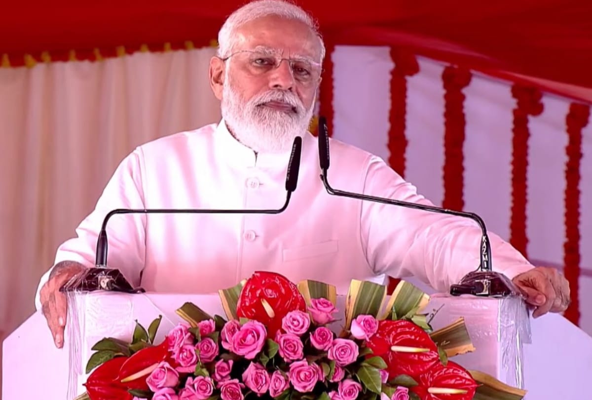 Crowds gathered to see PM Modi in Kushinagar