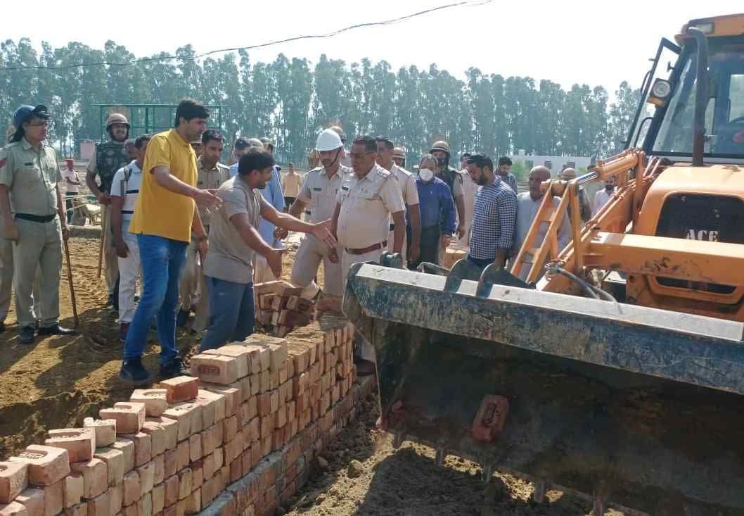 Demolition in six illegal colonies, indecency with officers