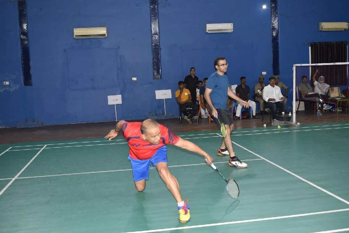 38th Inter-District Police Badminton Competition Varanasi Commissionerate became champion by defeating Azamgarh 