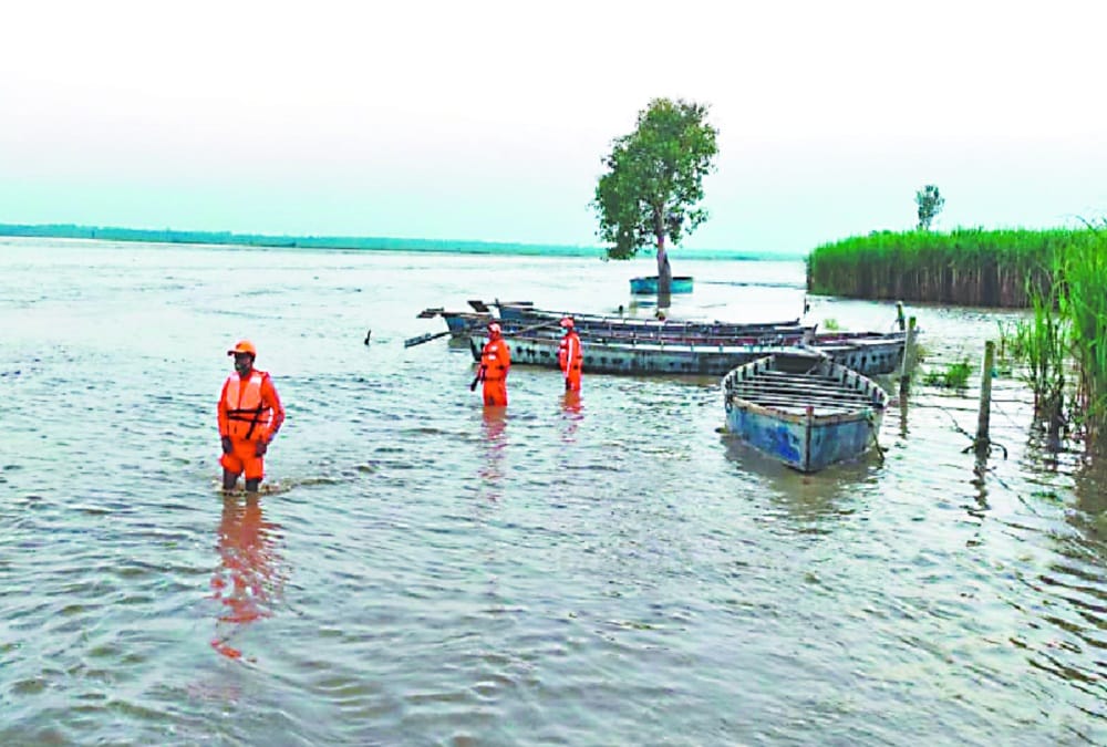 Uttarakhand Rain News: Banganga Embankment collapsed due to flood waters in Roorkee