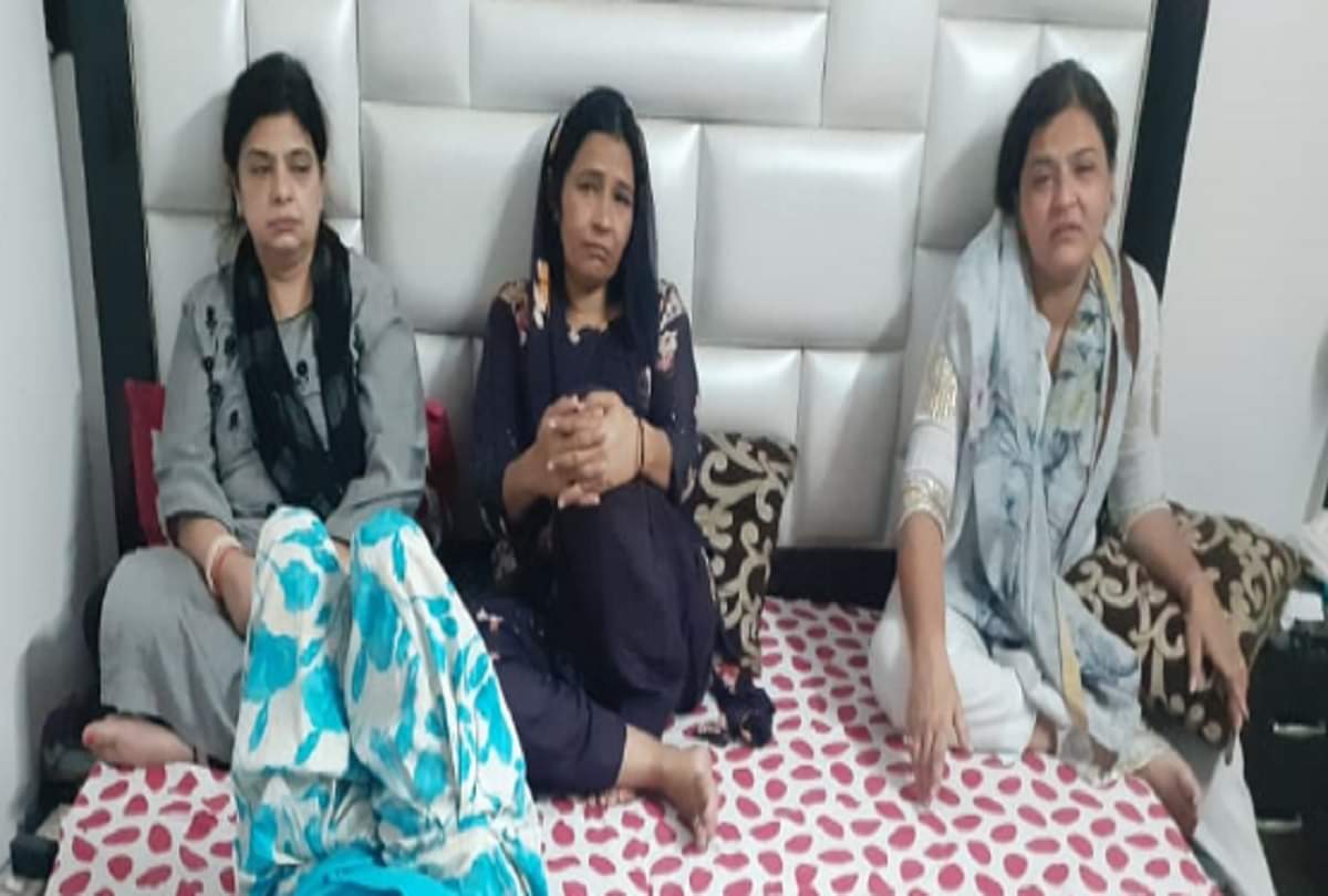 Builder commits suicide after upset with usurers in ghaziabad