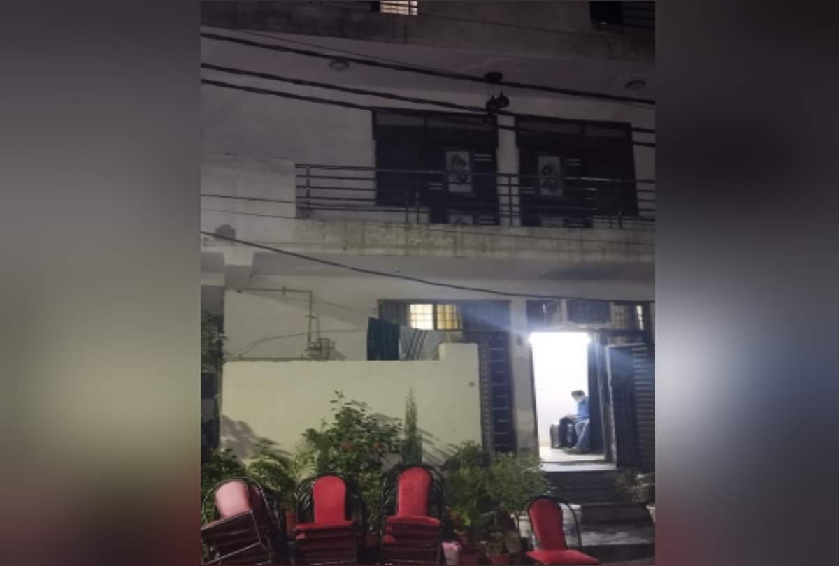 Builder commits suicide after upset with usurers in ghaziabad