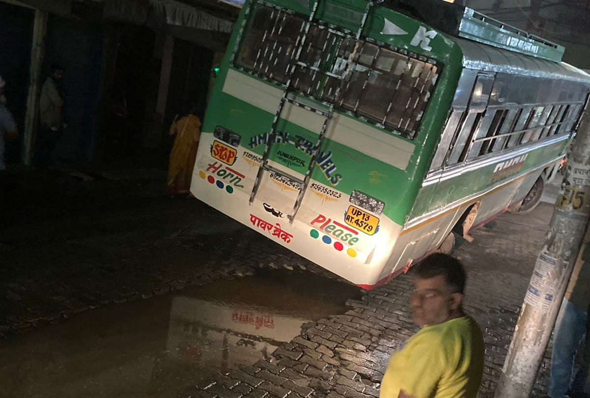 bulandshahr truck bus stuck in sewer line pipeline burst