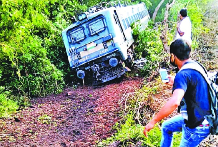 Four injured aftger Engine Derail due to Brake Failure near Chandimandir Railway Station