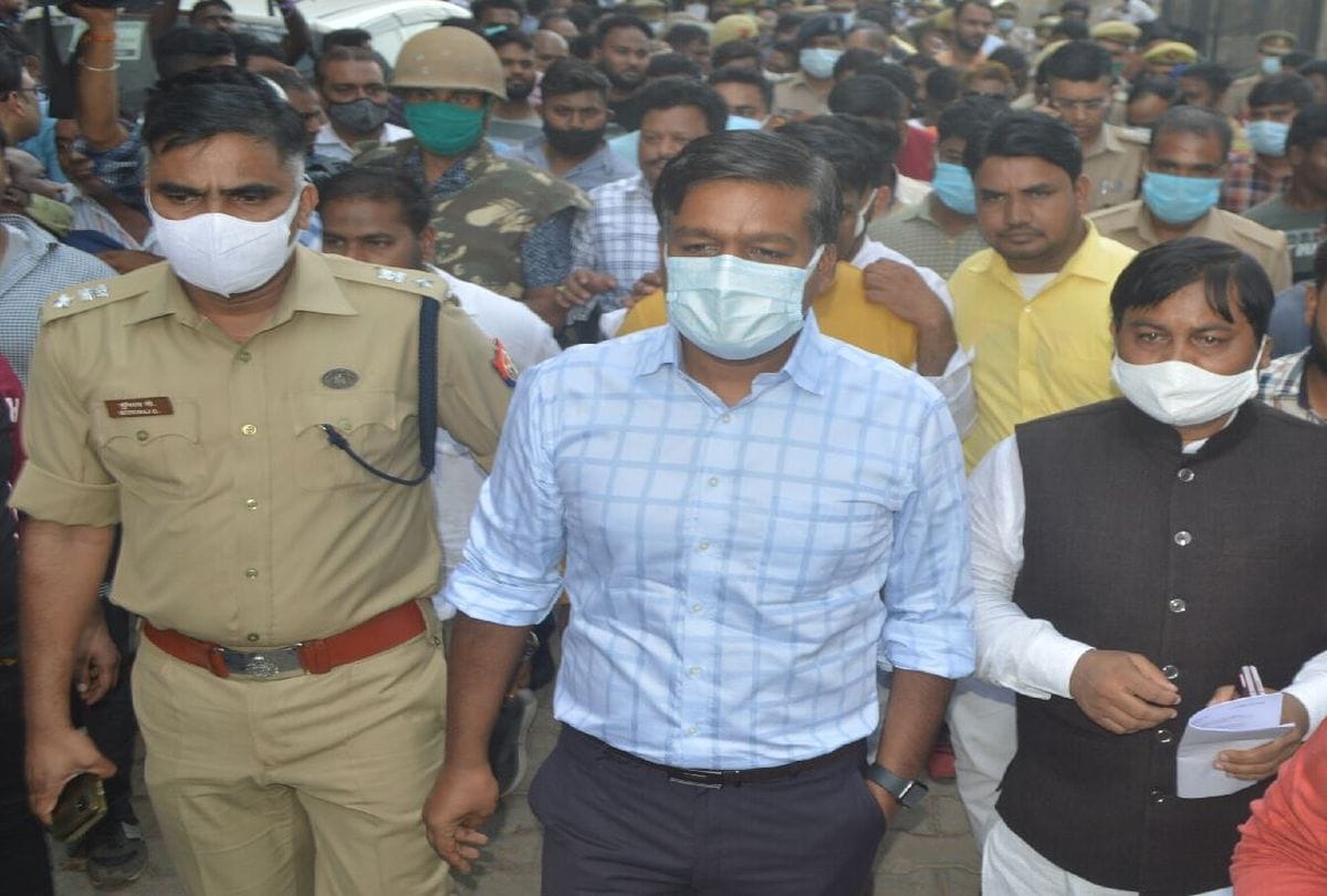 Ten Lakh Rupees Compensation And One Member Will Get Job Cremation