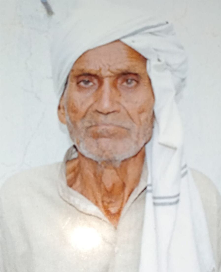 Elderly dies after coming under pickup, police accused of not taking action