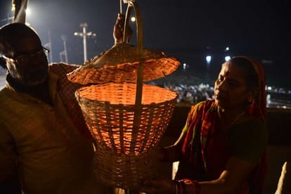 Sky lamps decorated on the Ghats of Banaras in memory of martyrs, continuing the tradition of three decades