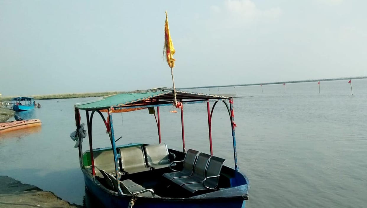 The search stopped due to rising water level, the family returned disappointed