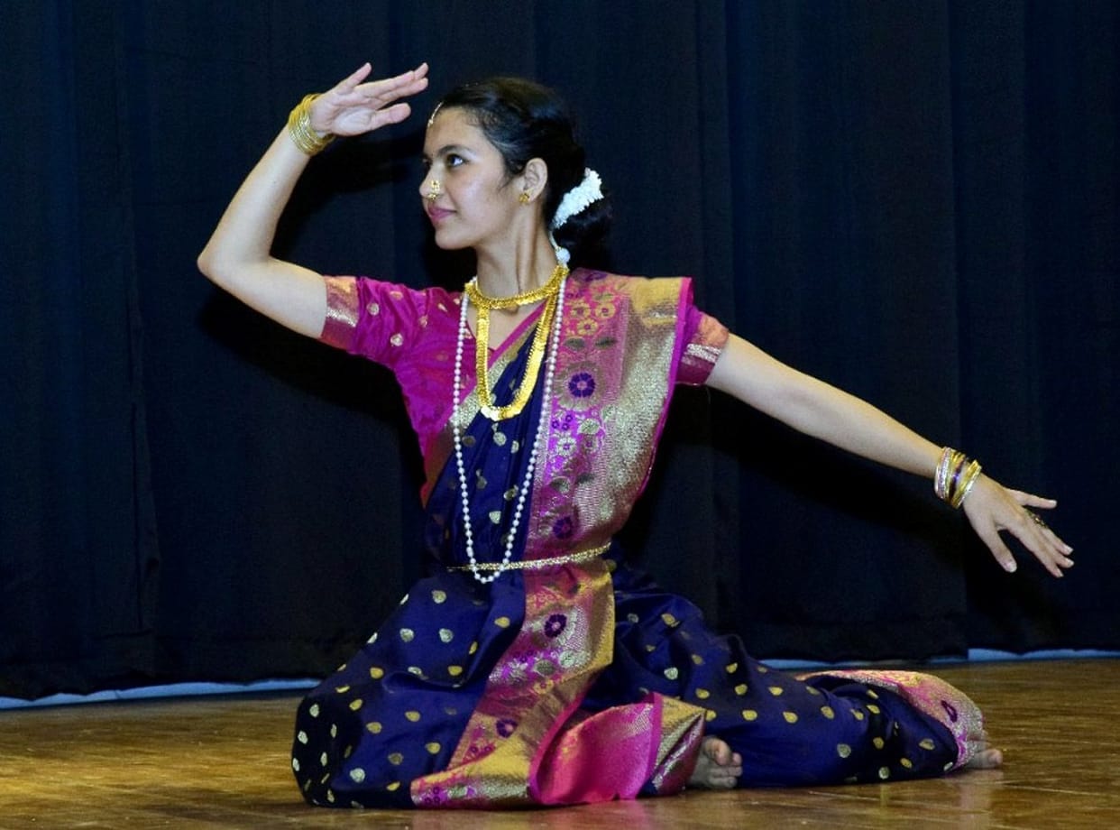 Three streams showed the fire in the dance
