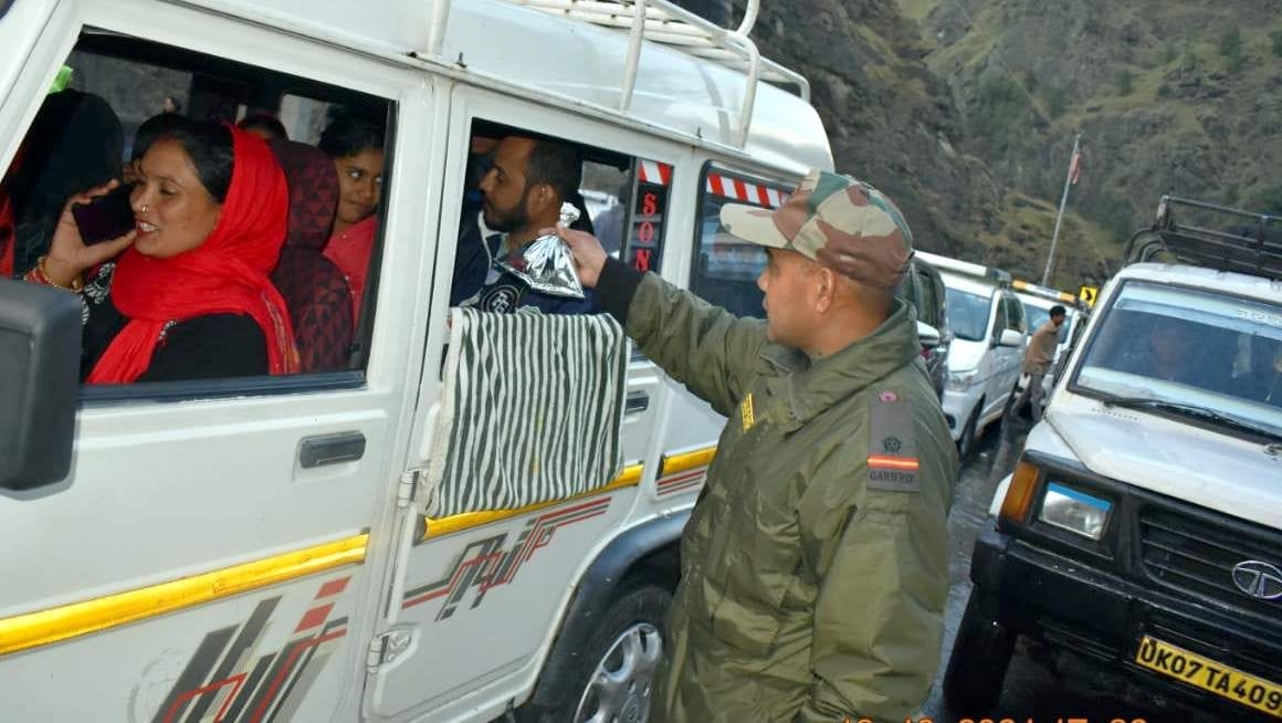 Distributed food packets to 300 pilgrims