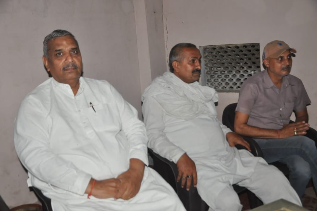 Harendra and Pankaj Malik can ride a bicycle