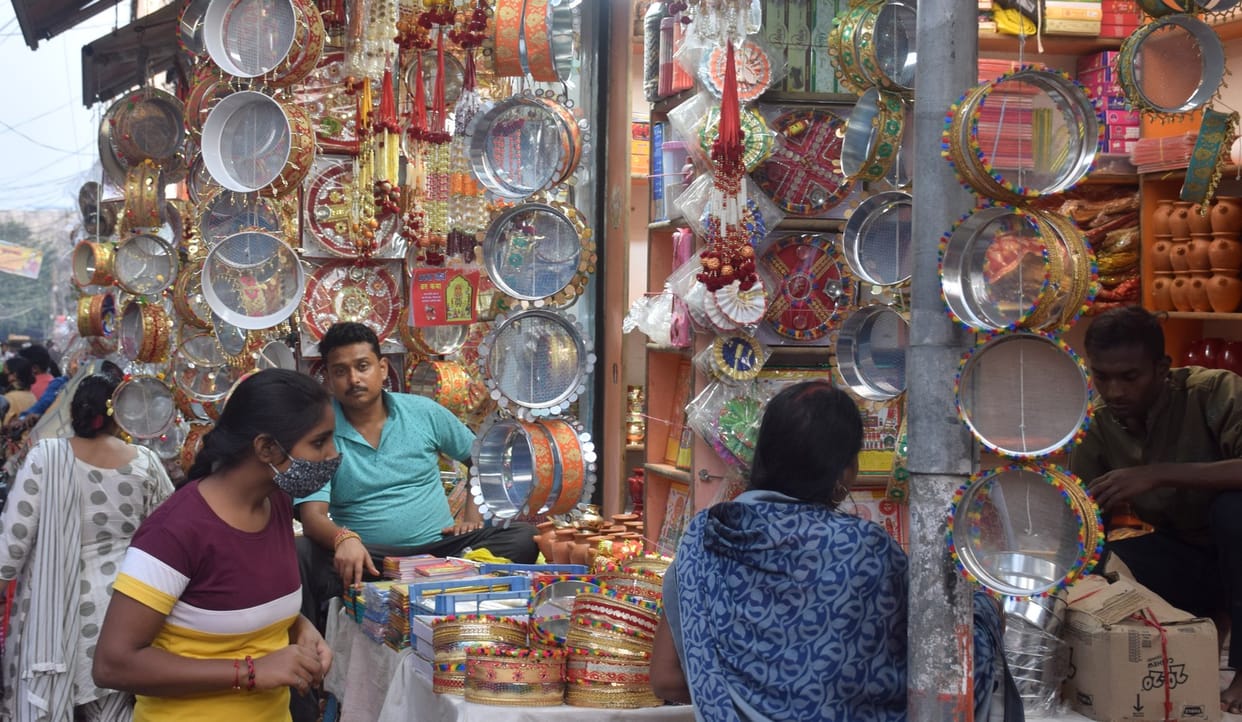 Women in preparation for Karva Chauth, markets started decorating