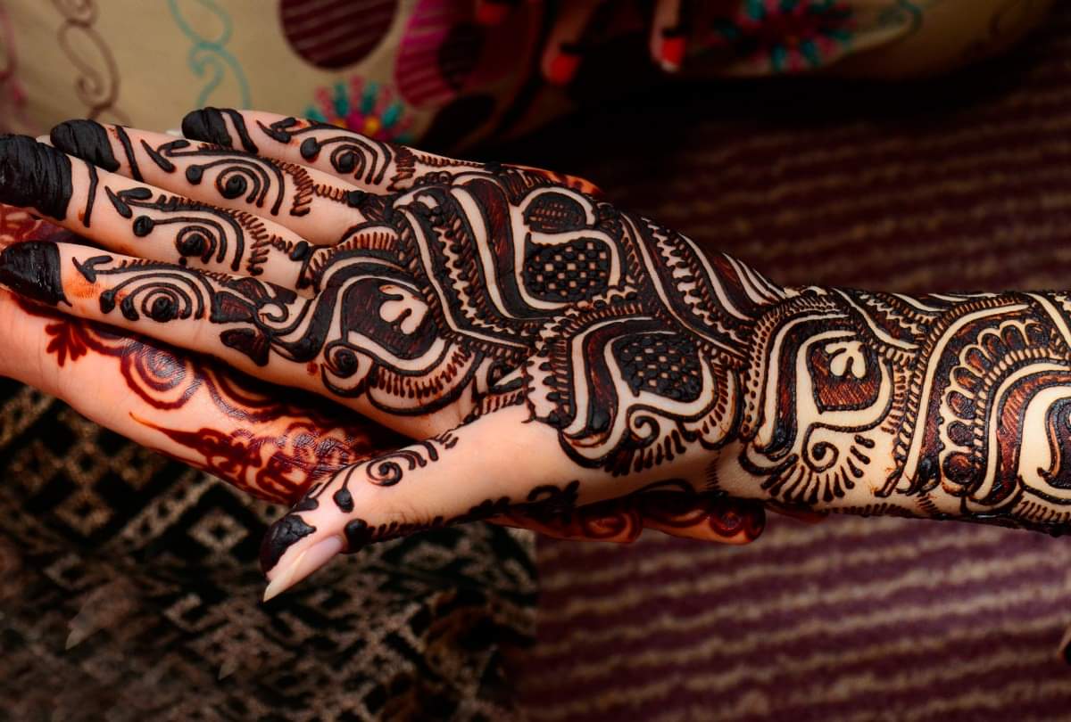 Karwa chauth 2021 Special Four Easy Mehndi Designs Photos