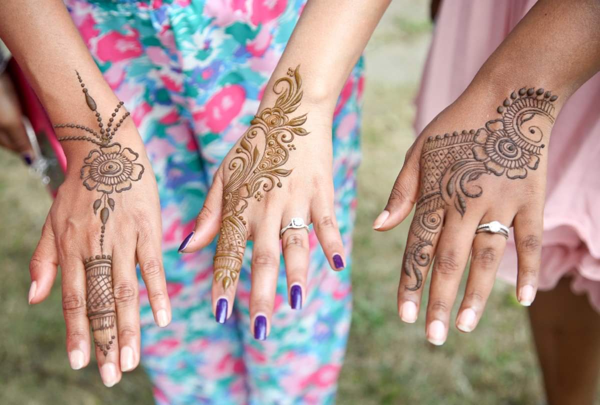 Karwa chauth 2021 Special Four Easy Mehndi Designs Photos