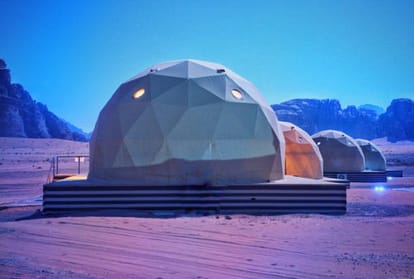 mystery of longyearbyen city in norway where people did not been dead from 70 years know what is the secret behind this