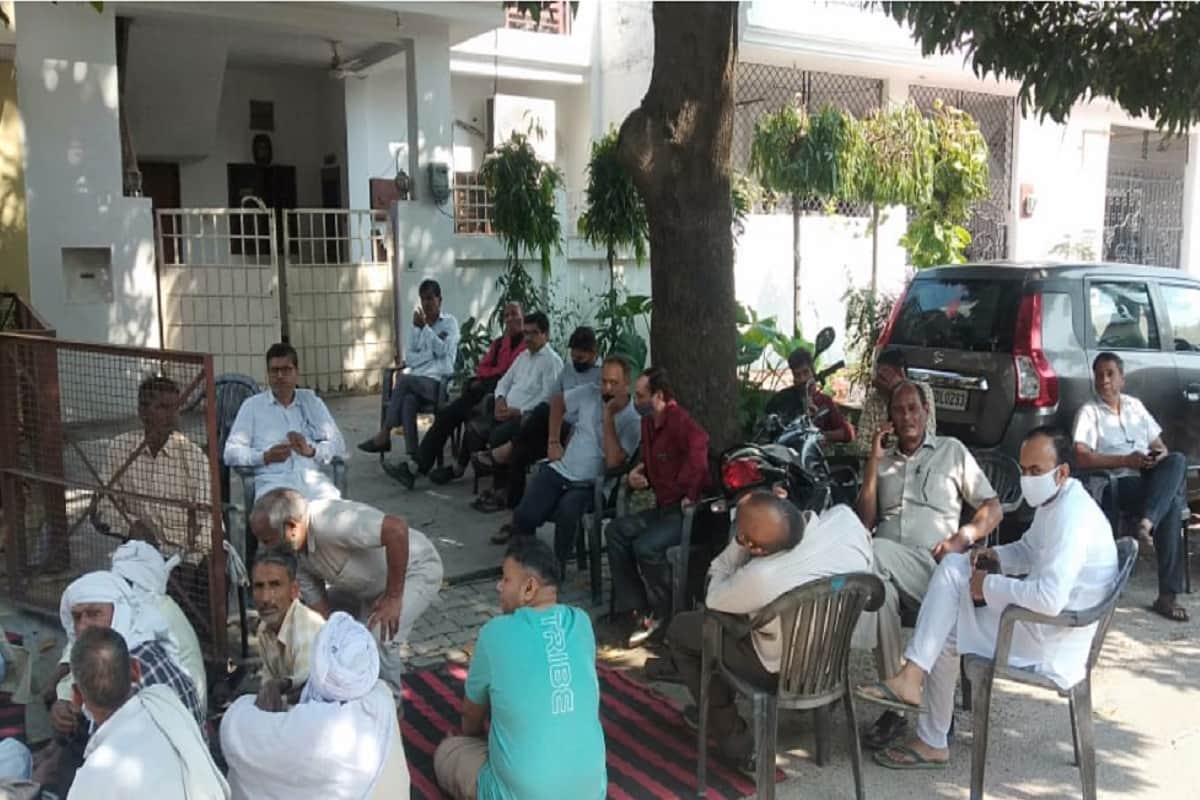 Meerut News: husband wife died in road accident and the son performed the last rites on an one pyre at today