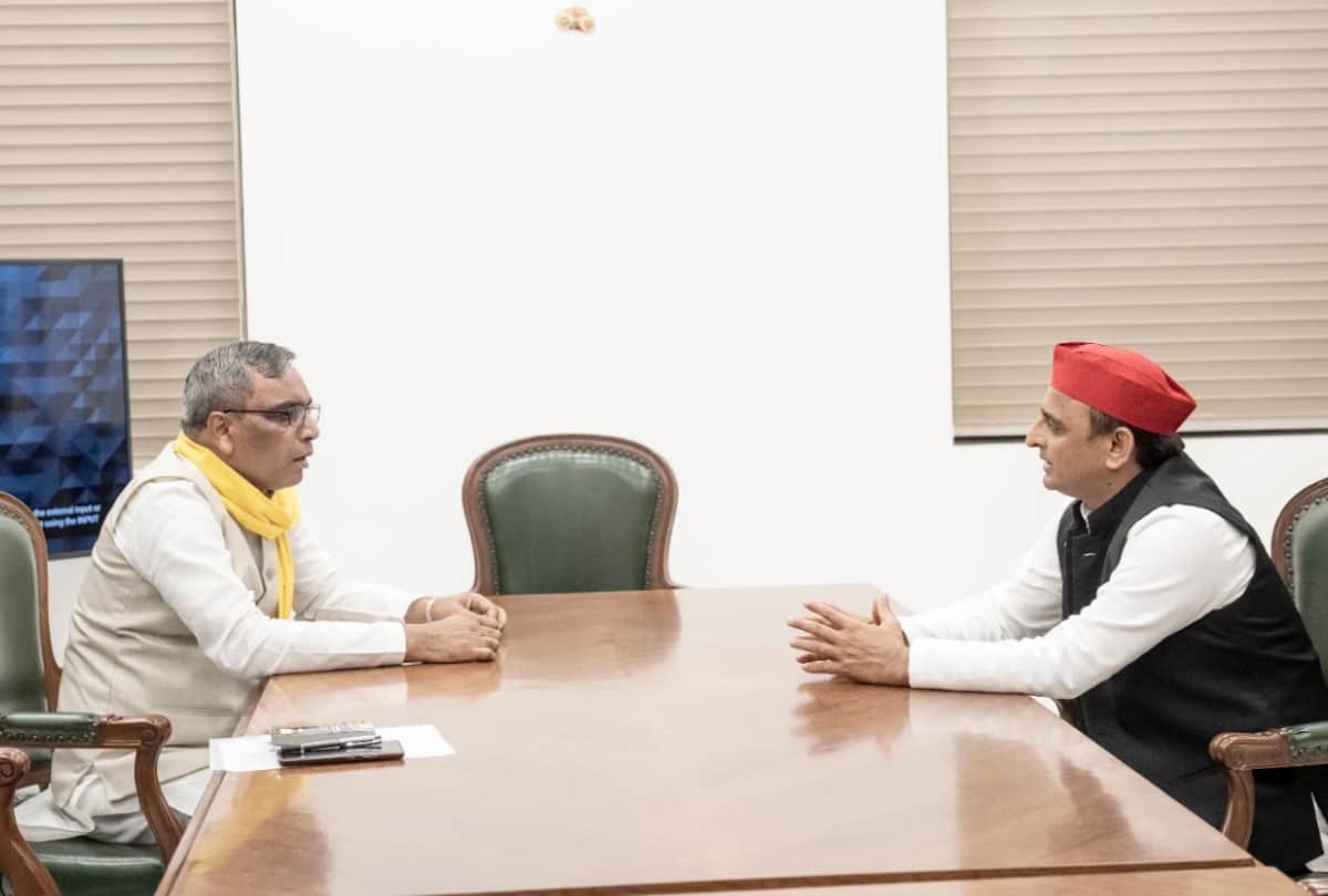 akhilesh yadav and om prakash rajbhar tussle There may be big political upheaval in UP