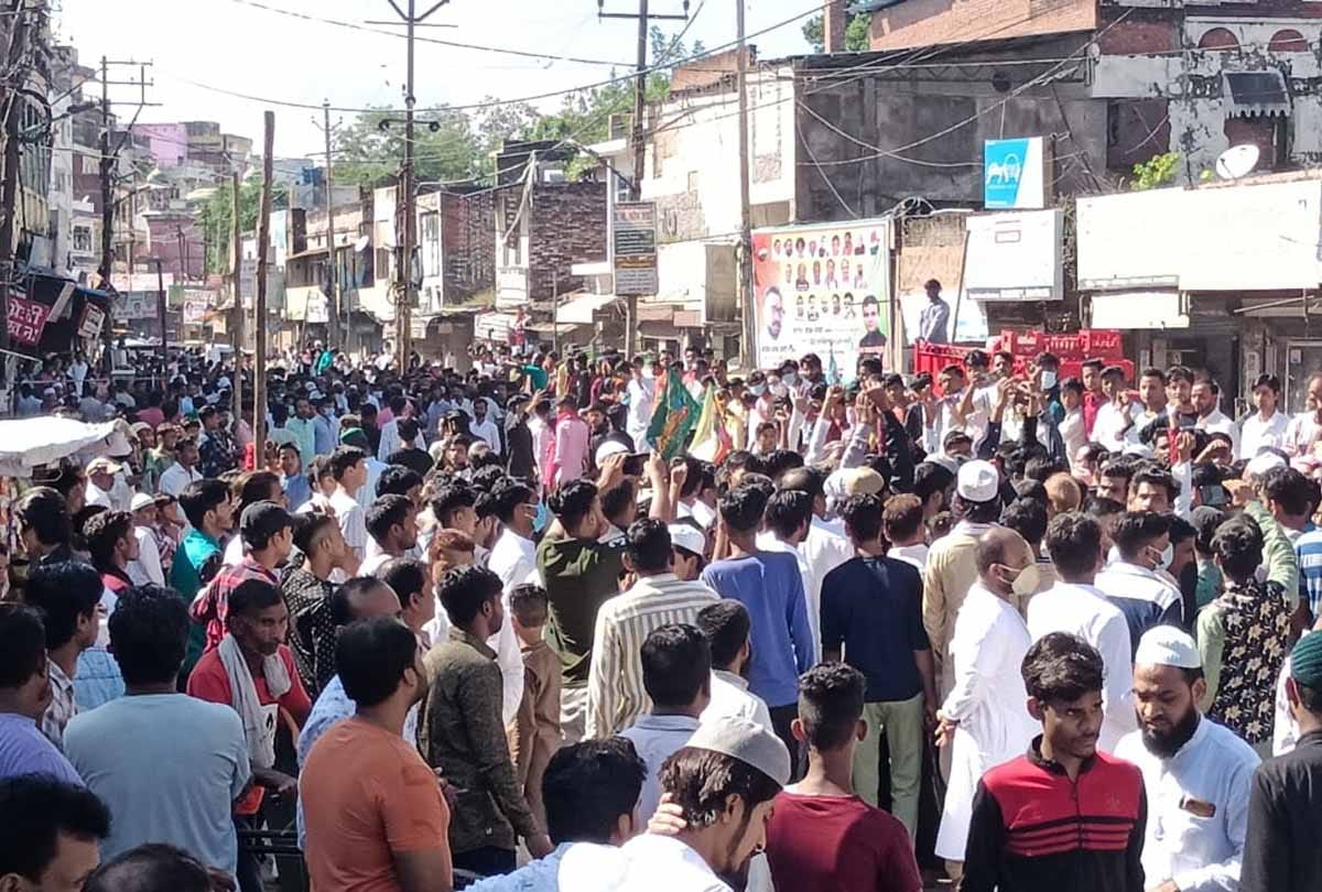 UP: Procession-e-Mohammadi took out in Kanpur, there was a ruckus on stopping, due to Kovid protocol, permission was not given
