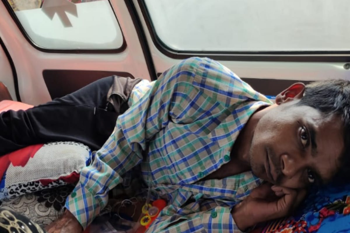 farmers protest on Meerut-Karnal highway, after vehicles laden with paddy were blocked on Up Haryana border