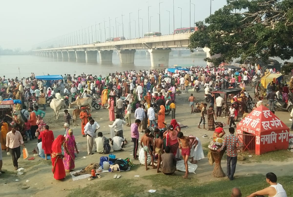 UP even after strictness people came for sharad purnima holy dip in river ganga