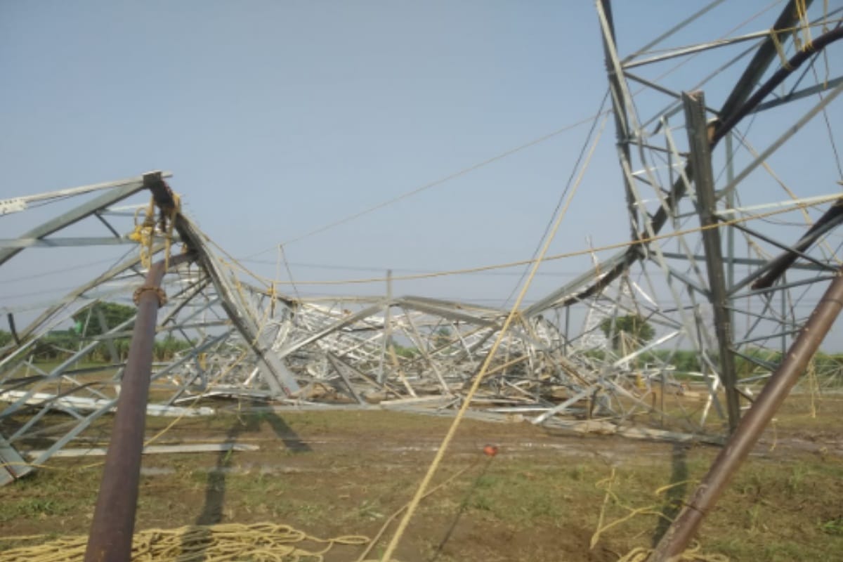 Meerut: Four laborers buried after an under construction power tower collapsed in Bhatipura, Kithore