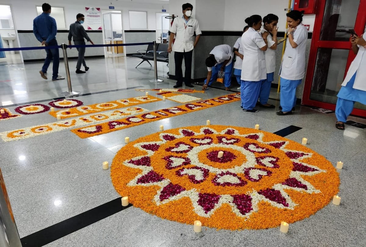 AIIMS Delhi celebrates the completion of one billion corona vaccination mark in the india