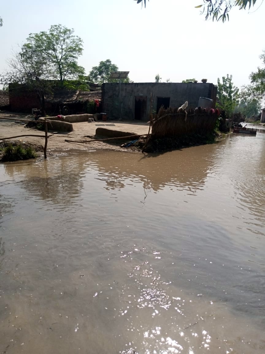 Ganges overflowing, villages on the island surrounded by water