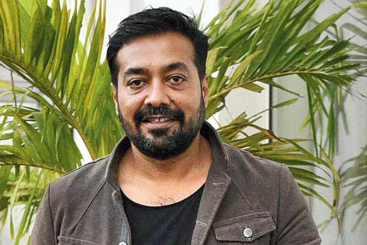 dobaaraa film director anurag kashyap shares a photo with ex wives aarti bajaj and kalki koechlin