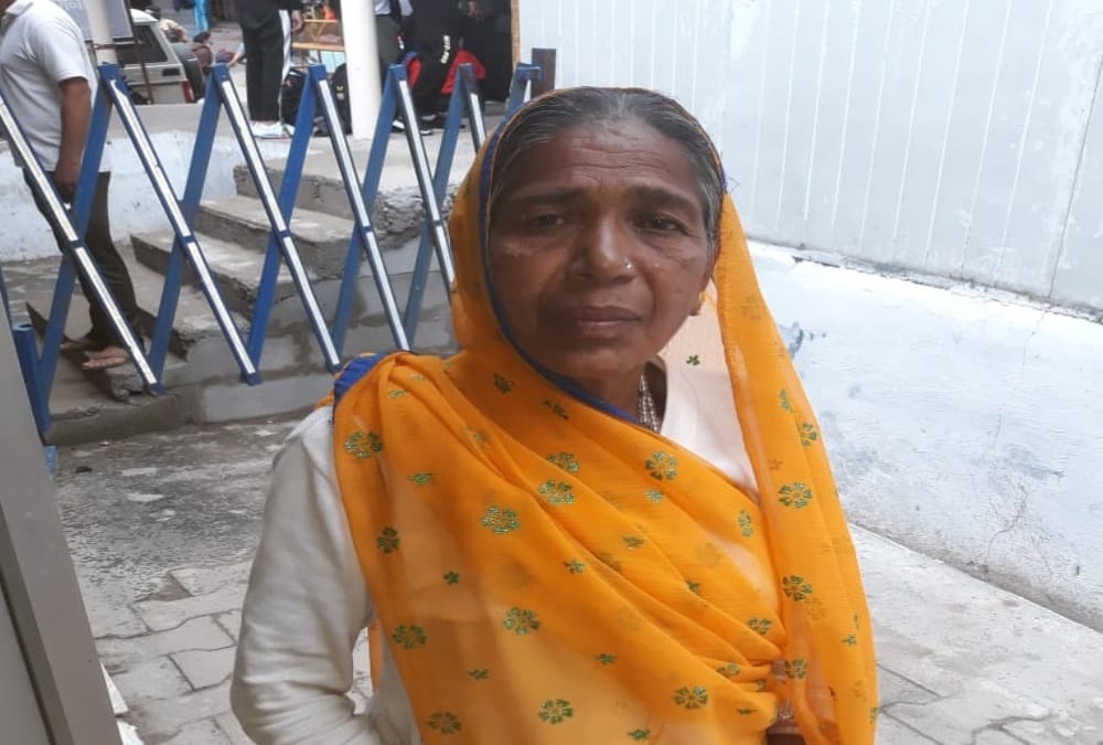 Char dham yatra 2021: Police Help Women from Indore in Kedarnath