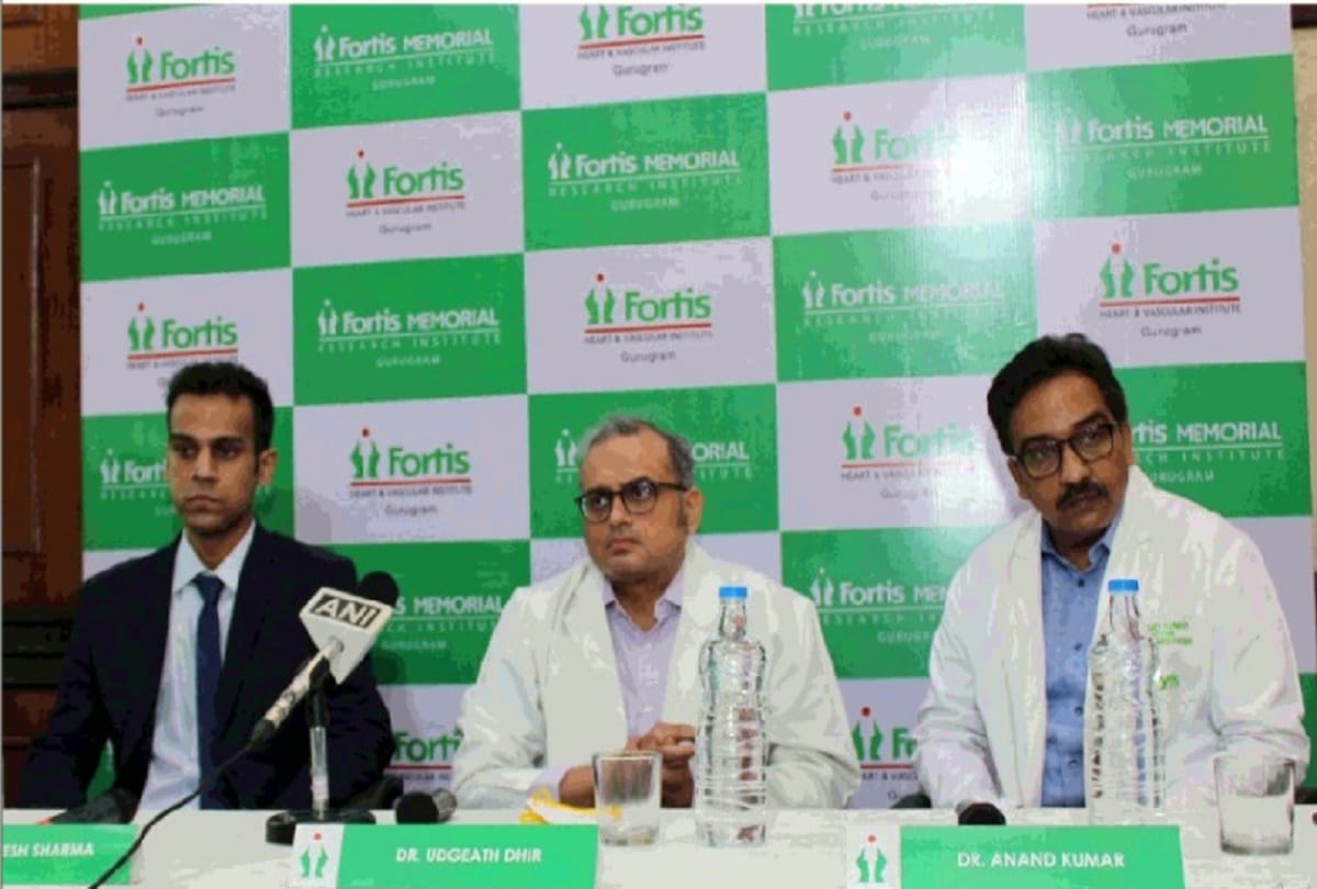 World largest tumor removed from chest of 25-year-old patient weighs more than 13 kg fortis hospital