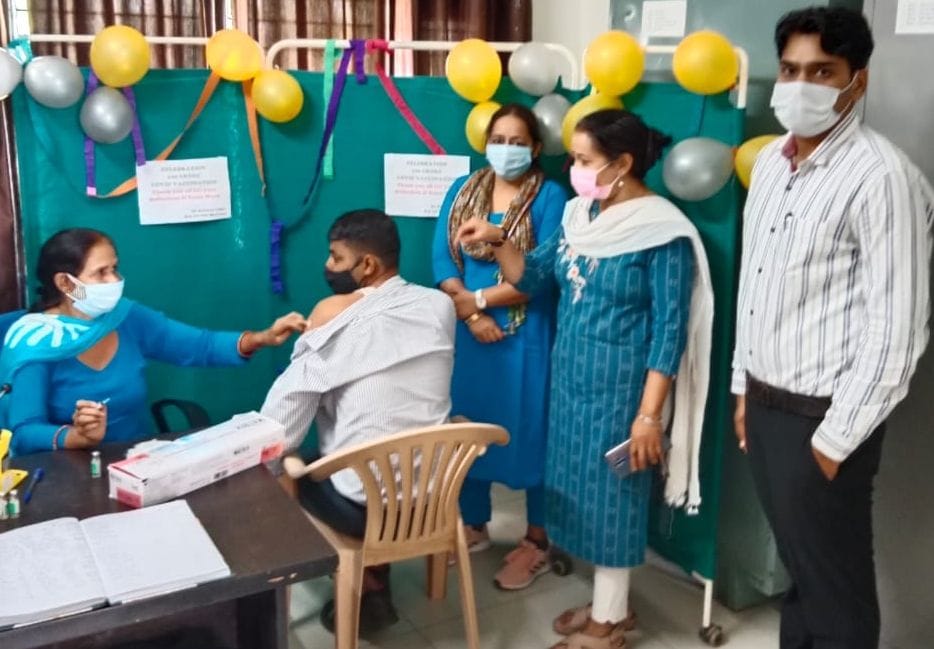 More than 9 lakh people have taken the dose of corona in the district
