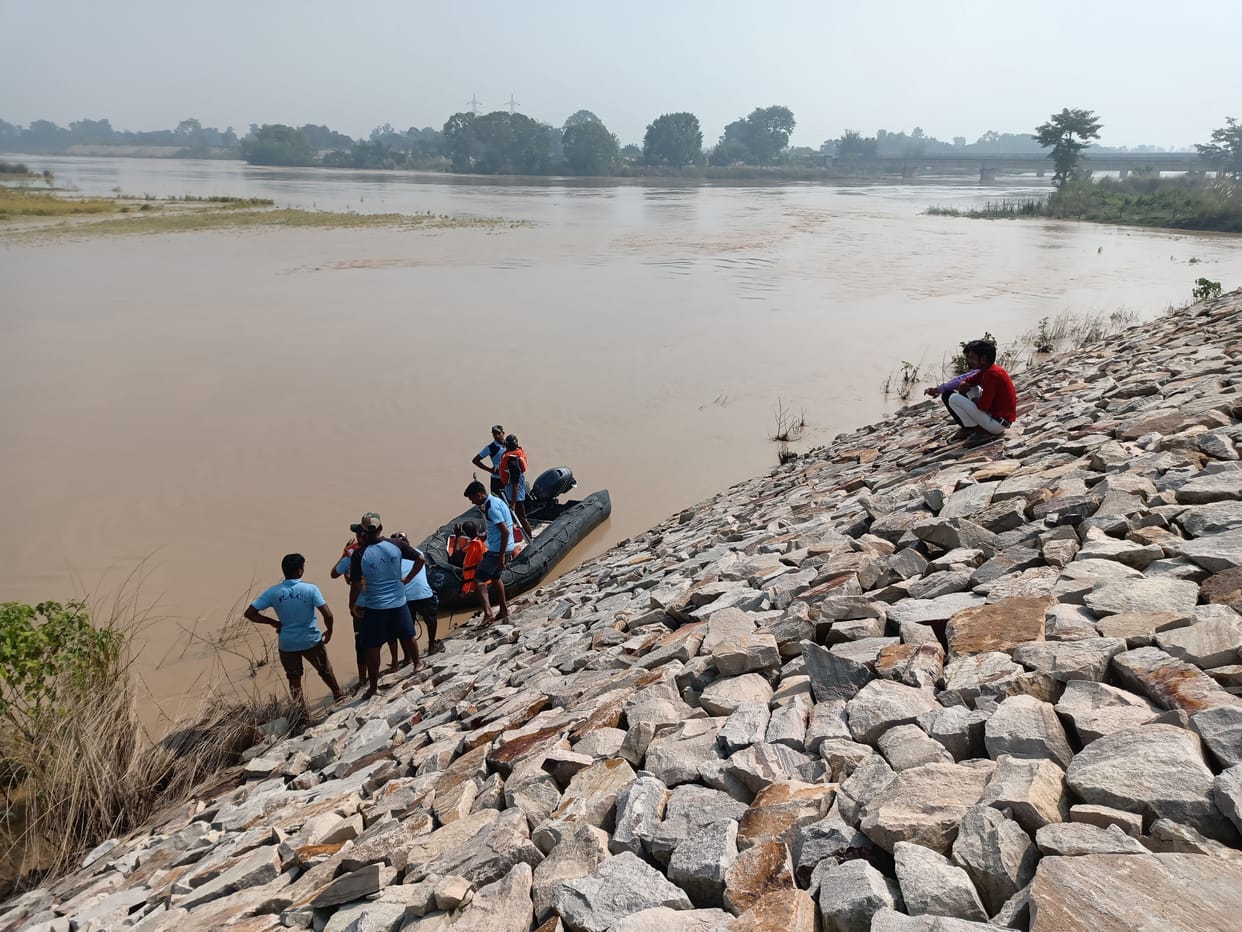The old man who went to drive the cattle from the farm went missing in the flood