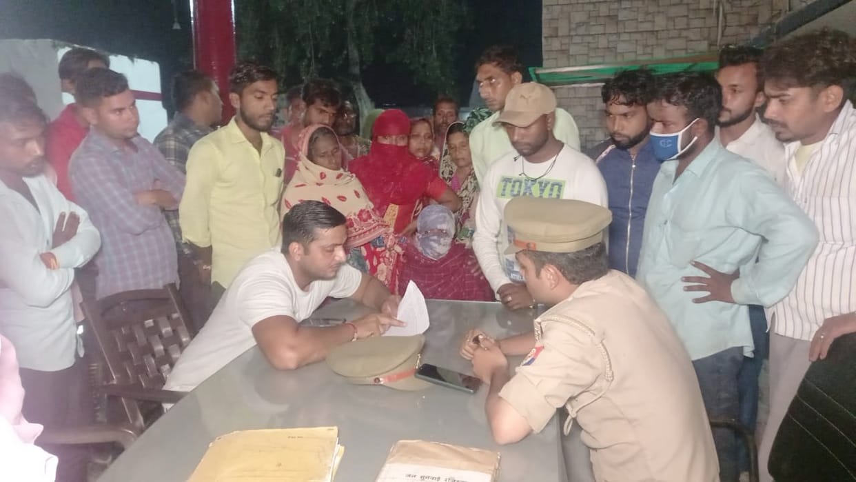 Angry relatives surrounded Kotwali