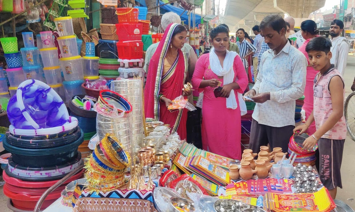 Market buzzes on Karva Chauth