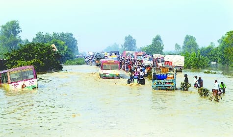 Bareilly becomes an island for those stranded between Delhi-Lucknow