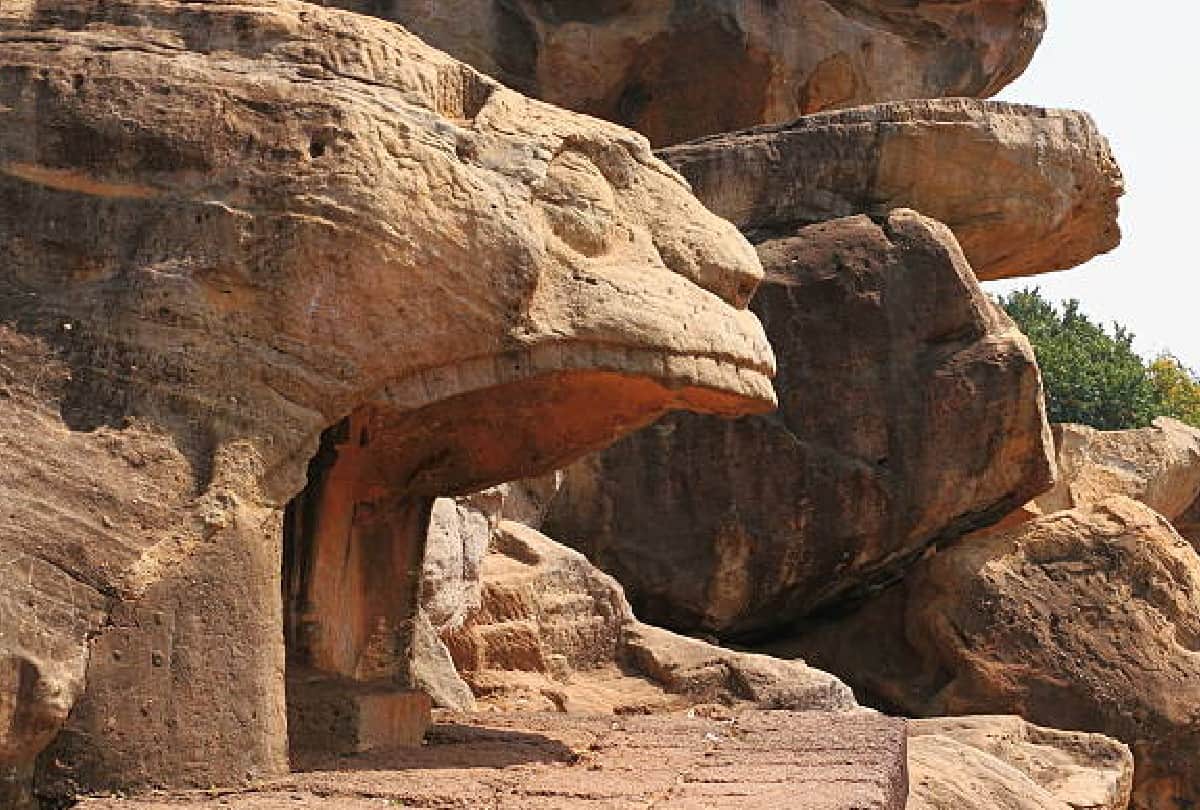 mysterious and famous caves of Udayagiri Odisha know the history of rani ganesh Bazghar Cave