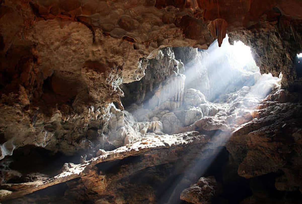 mysterious and famous caves of Udayagiri Odisha know the history of rani ganesh Bazghar Cave