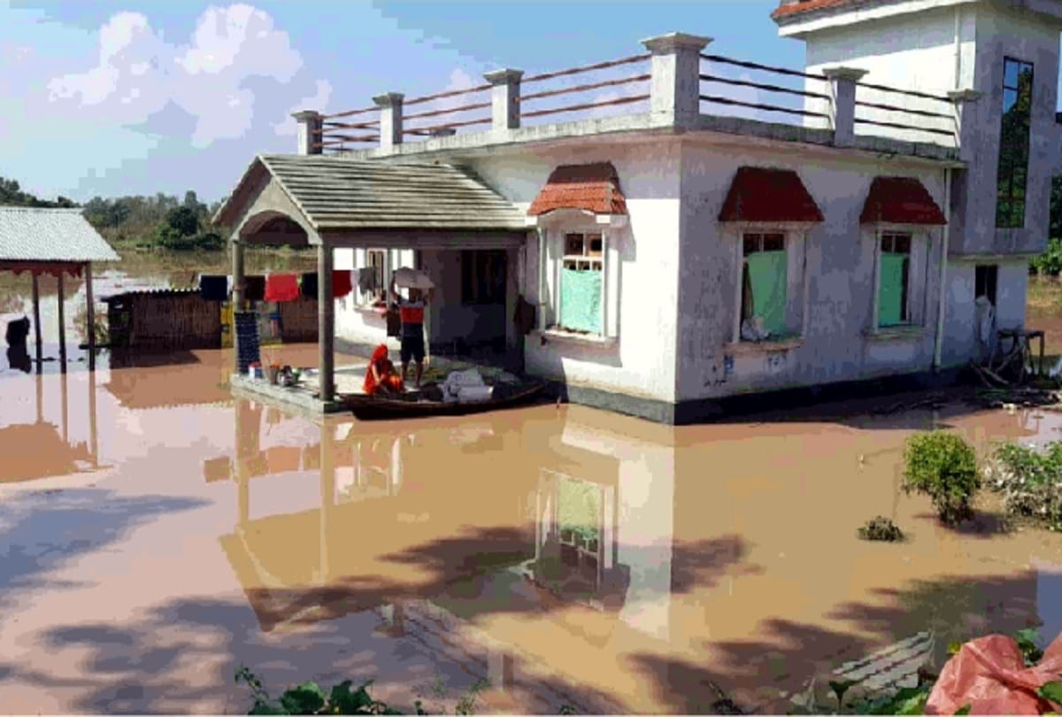 Pilibhit flood news update many people affected rise in water level of river sharda
