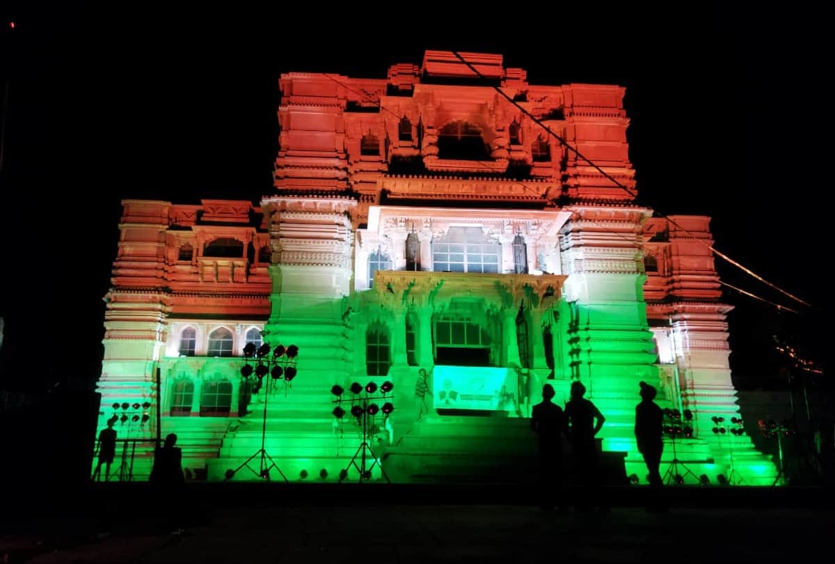 two temples of Vrindavan illuminated by tiranga lights on india completes 100 crore vaccinations