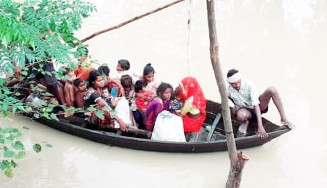 Nayapurwa, Khalepurwa became an island, water filled in Mazgai town too